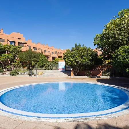 아파트 Home2book Charming Garden&pool Apt Beach